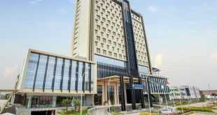 Hotel Emerald Palembang: Gemerlap Kemewahan di Palembang